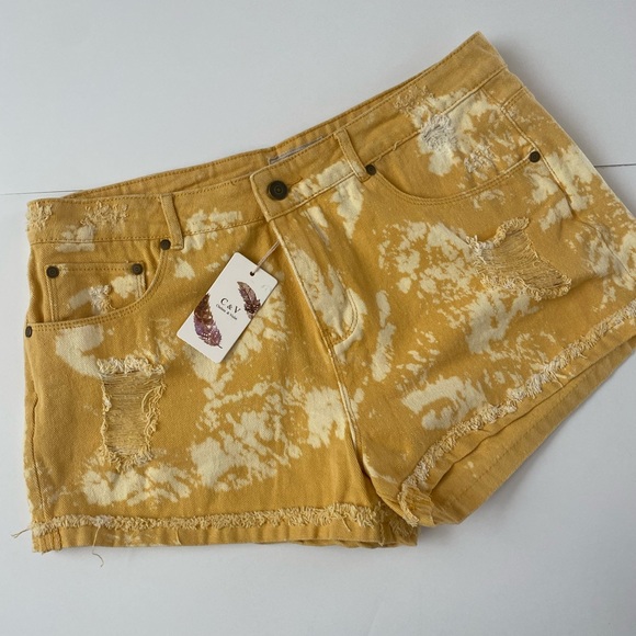 NWT Chelsea & Violet Tie Dye distressed washout jean shorts size 31 - Picture 3 of 12